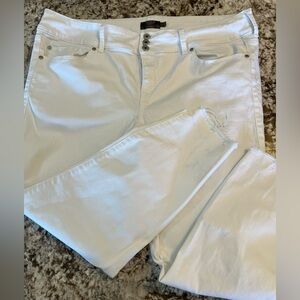 Torrid White Feel the Fit Jegging Super Soft Jeans Distressed Women’s Size 22R